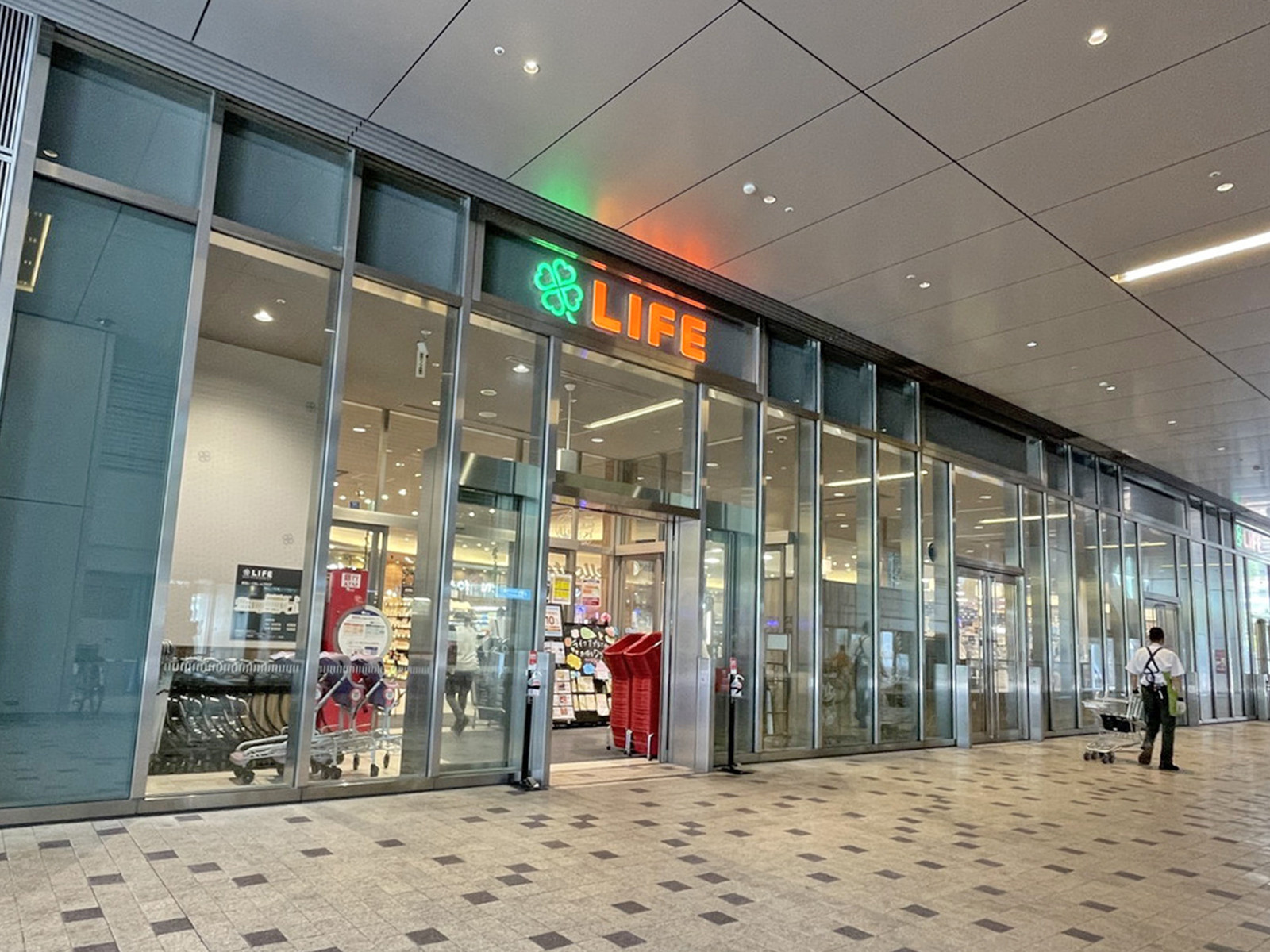 徒歩1分のライフムスブ田町店