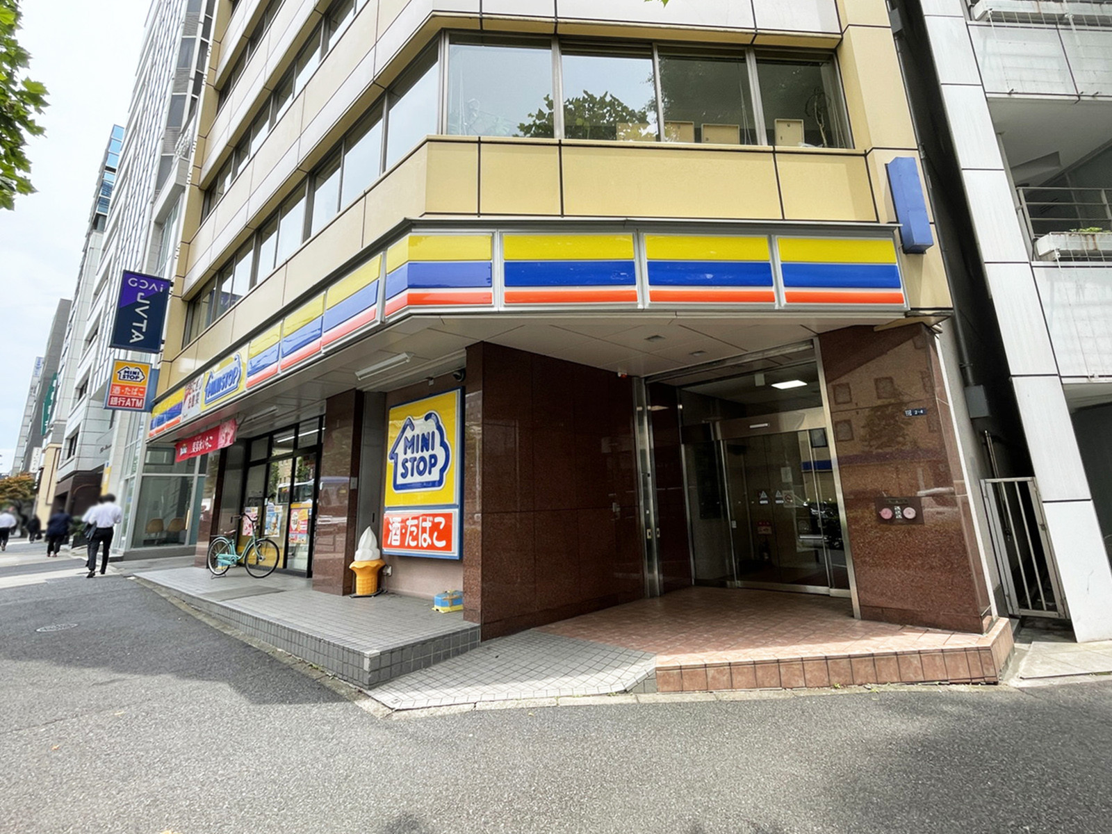 至近のミニストップ 日本橋本石町店