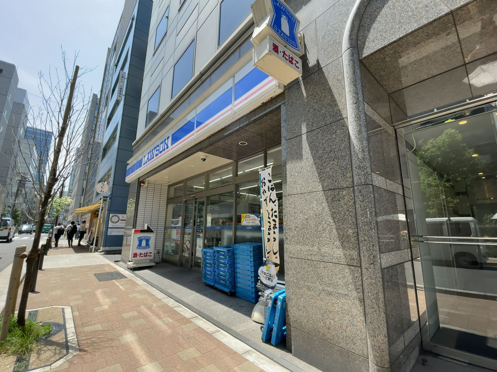 徒歩3分のローソン 千代田神田錦町三丁目店