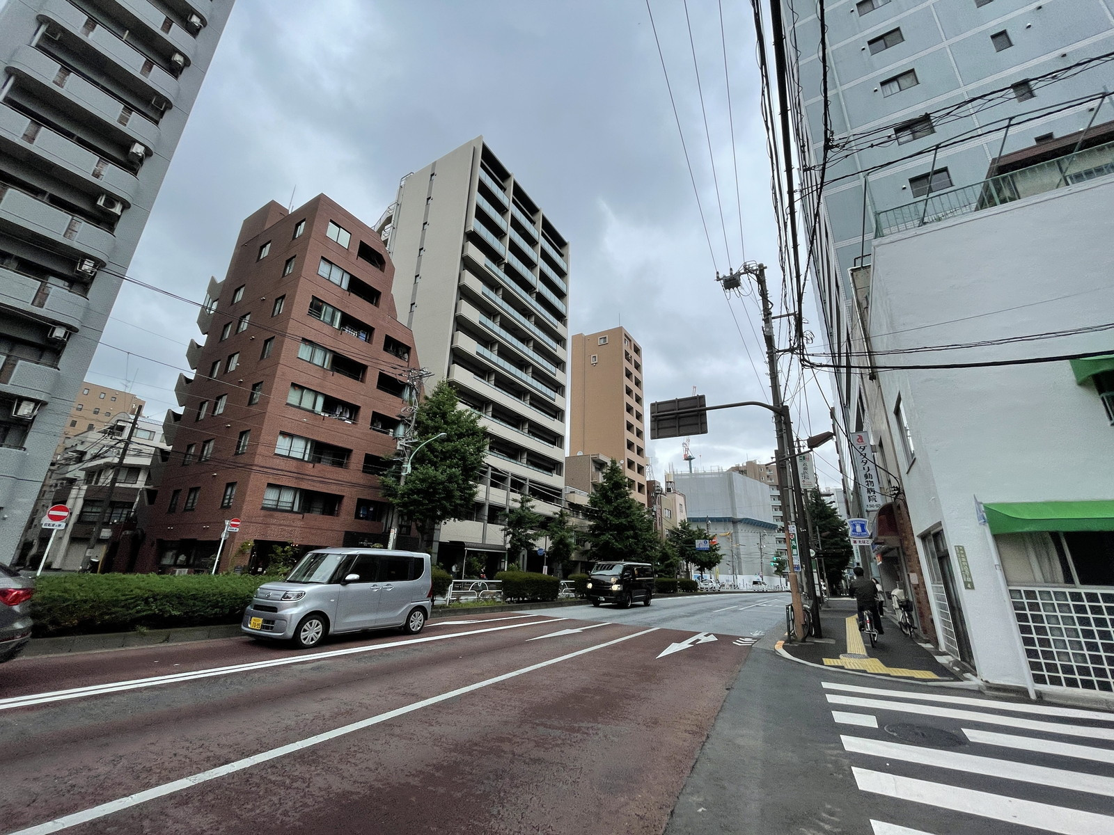 駒込スパンクリートビル前面の通り