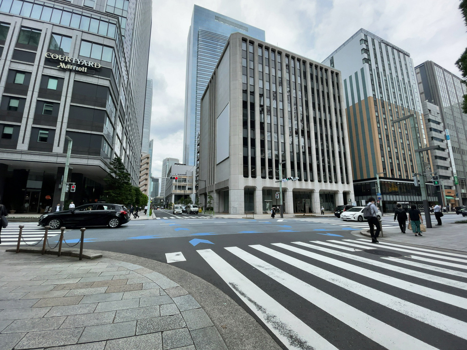 八重洲中央ビル前面の通り