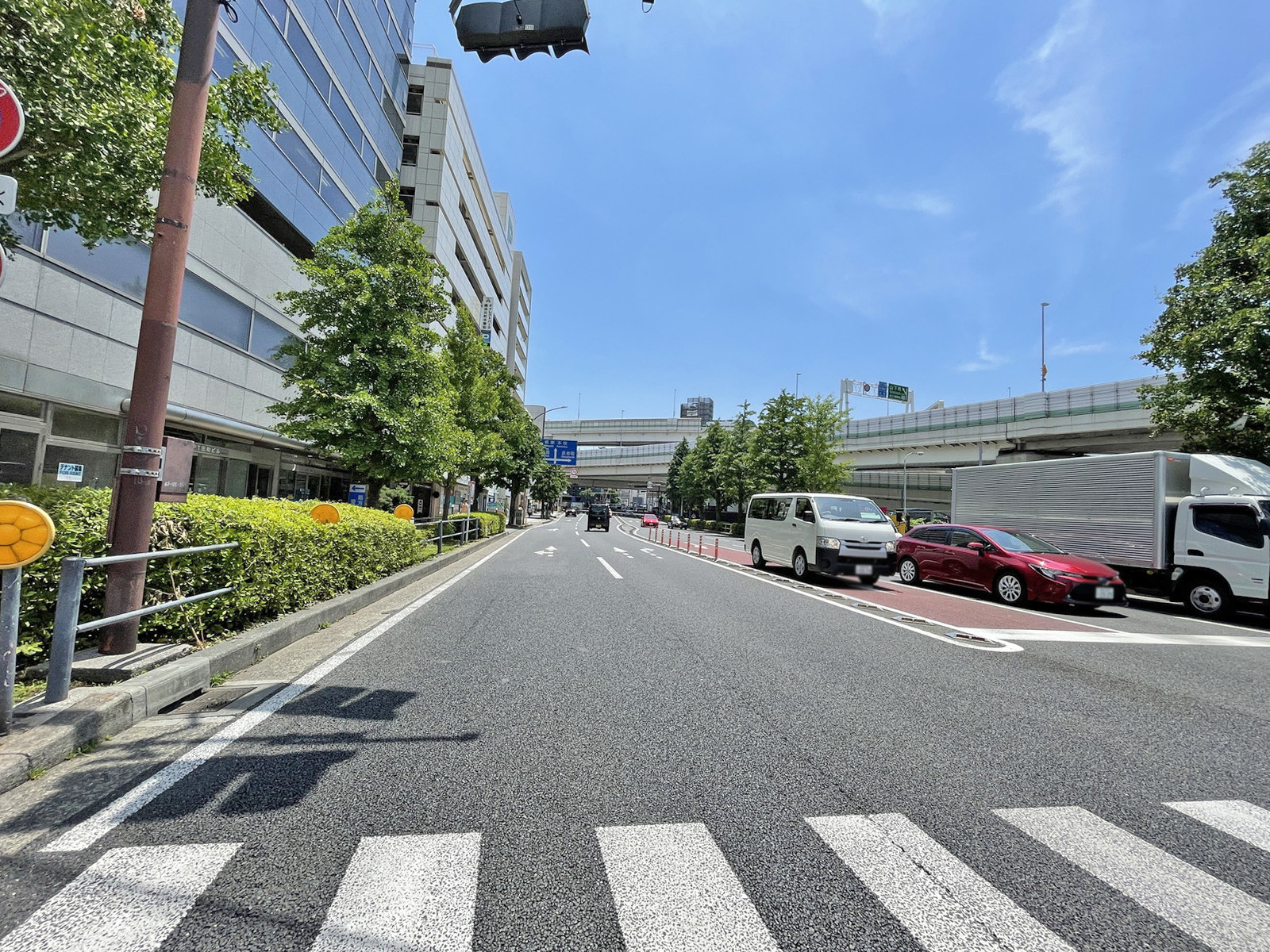JPT元町ビル前面の通り