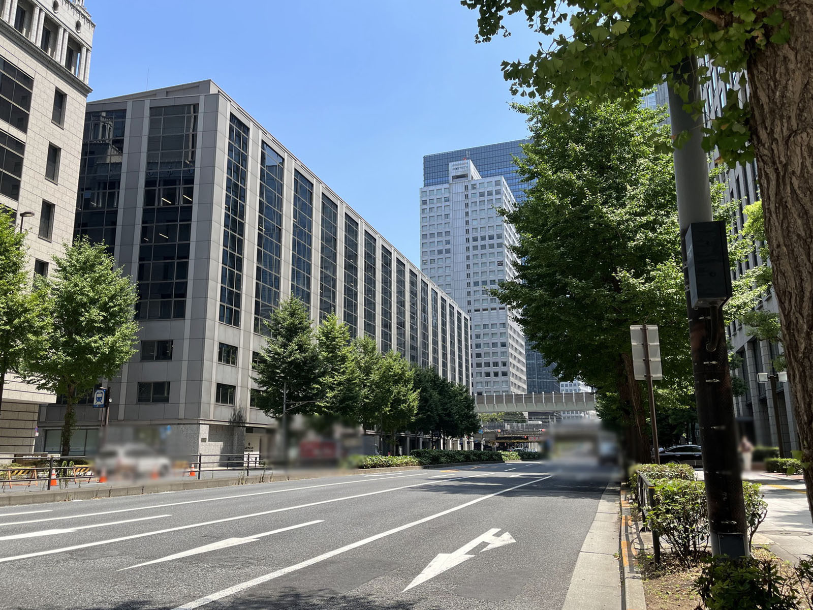 丸の内北口ビルディング前面の道路