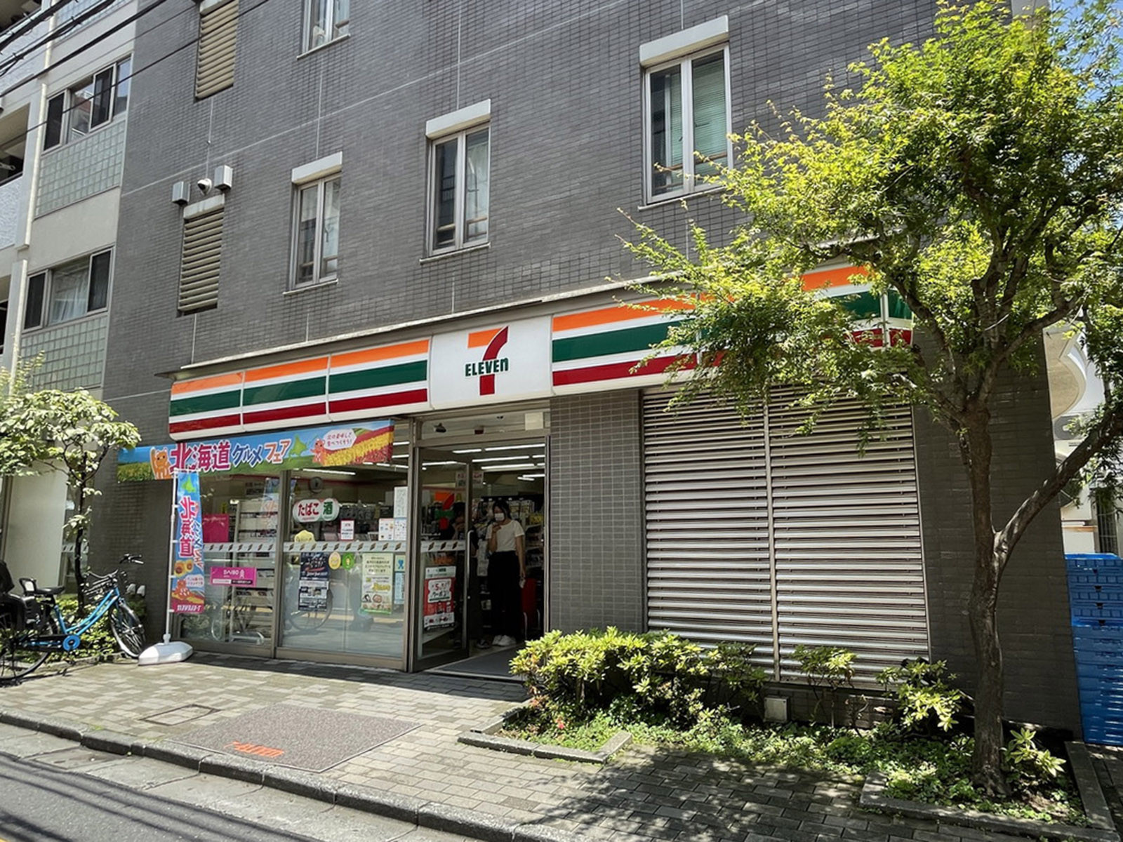 徒歩2分のセブンイレブン 新宿高田馬場1の南店