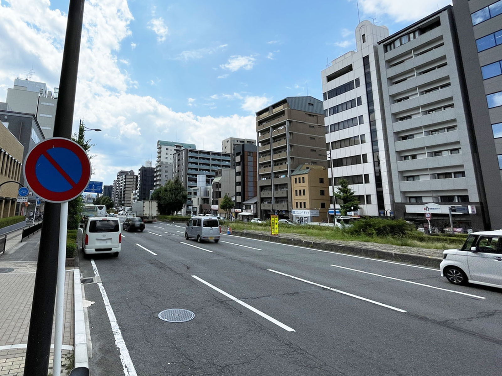 CROSS五条前面の通り
