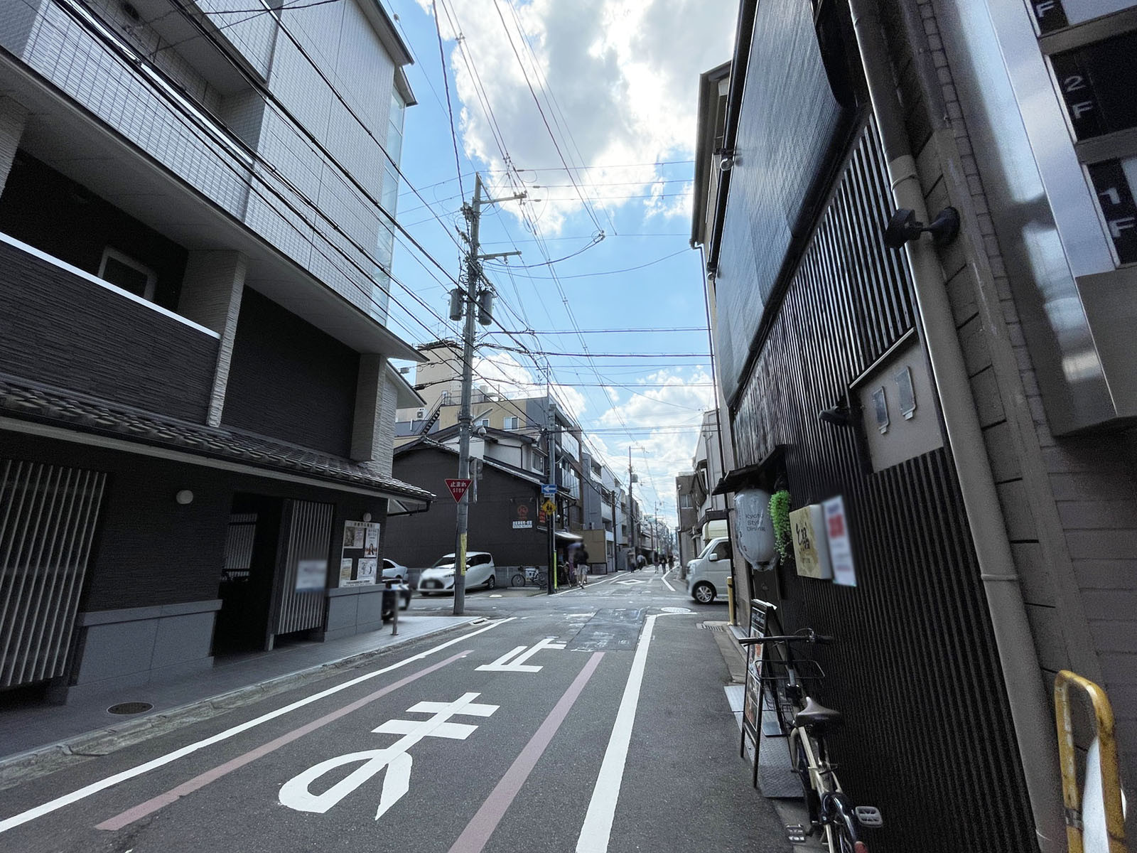 マキタビル前面の通り