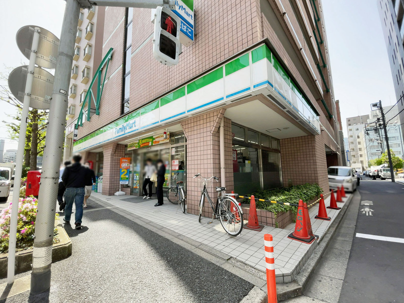 徒歩3分のファミリーマート 神田佐久間町店