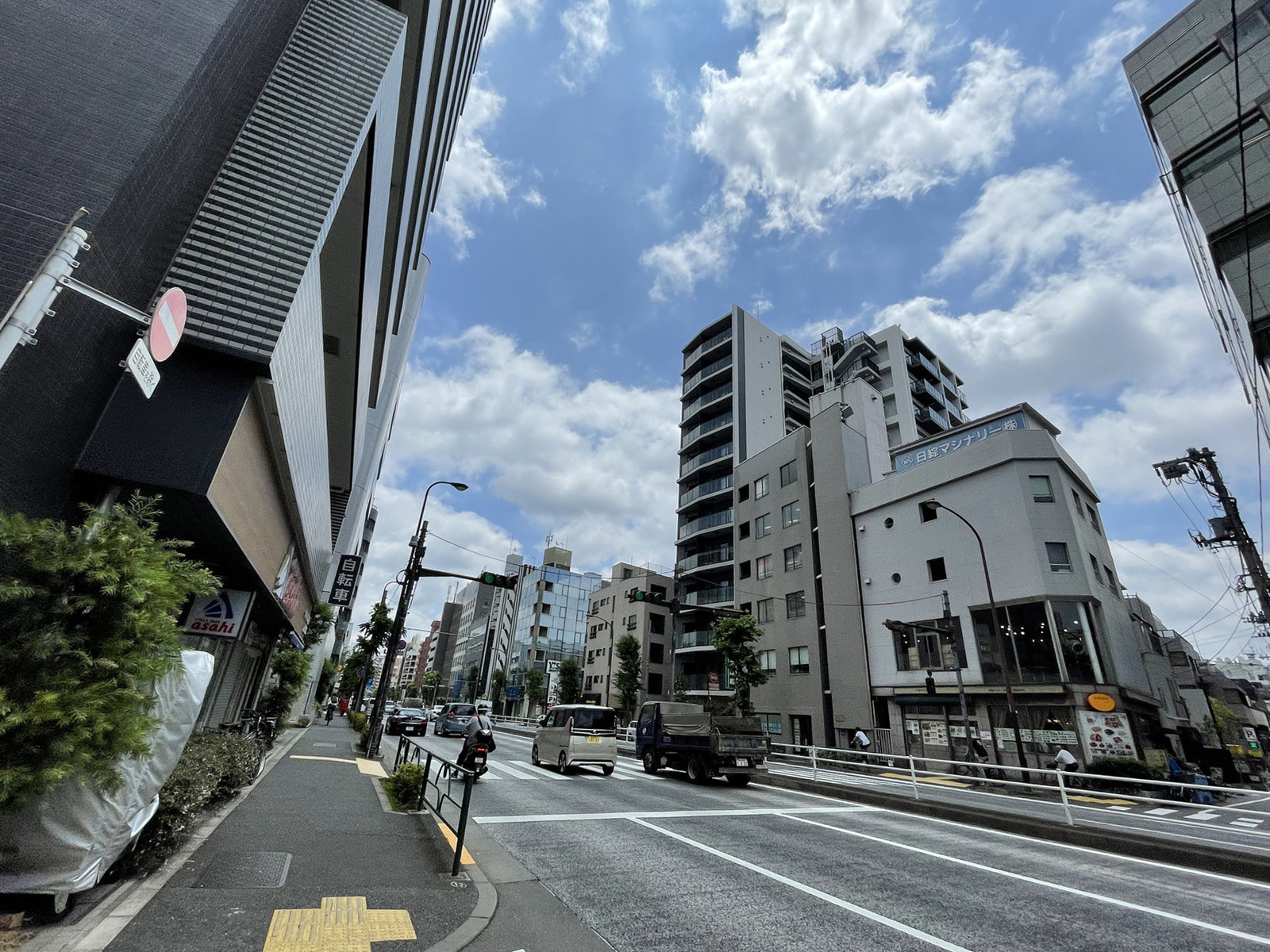 付近の新目白通り