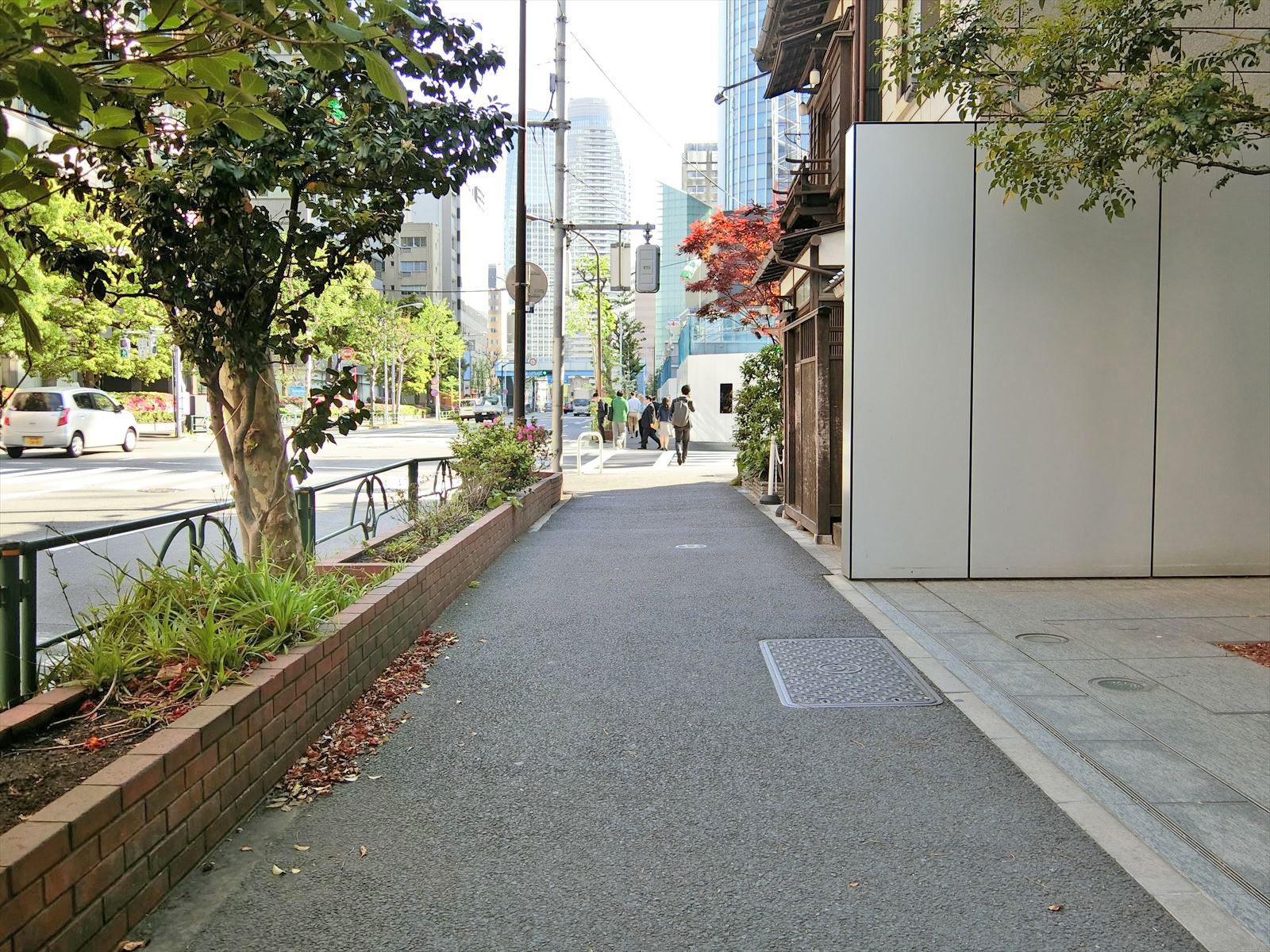 KDX 虎ノ門一丁目ビル前面通り