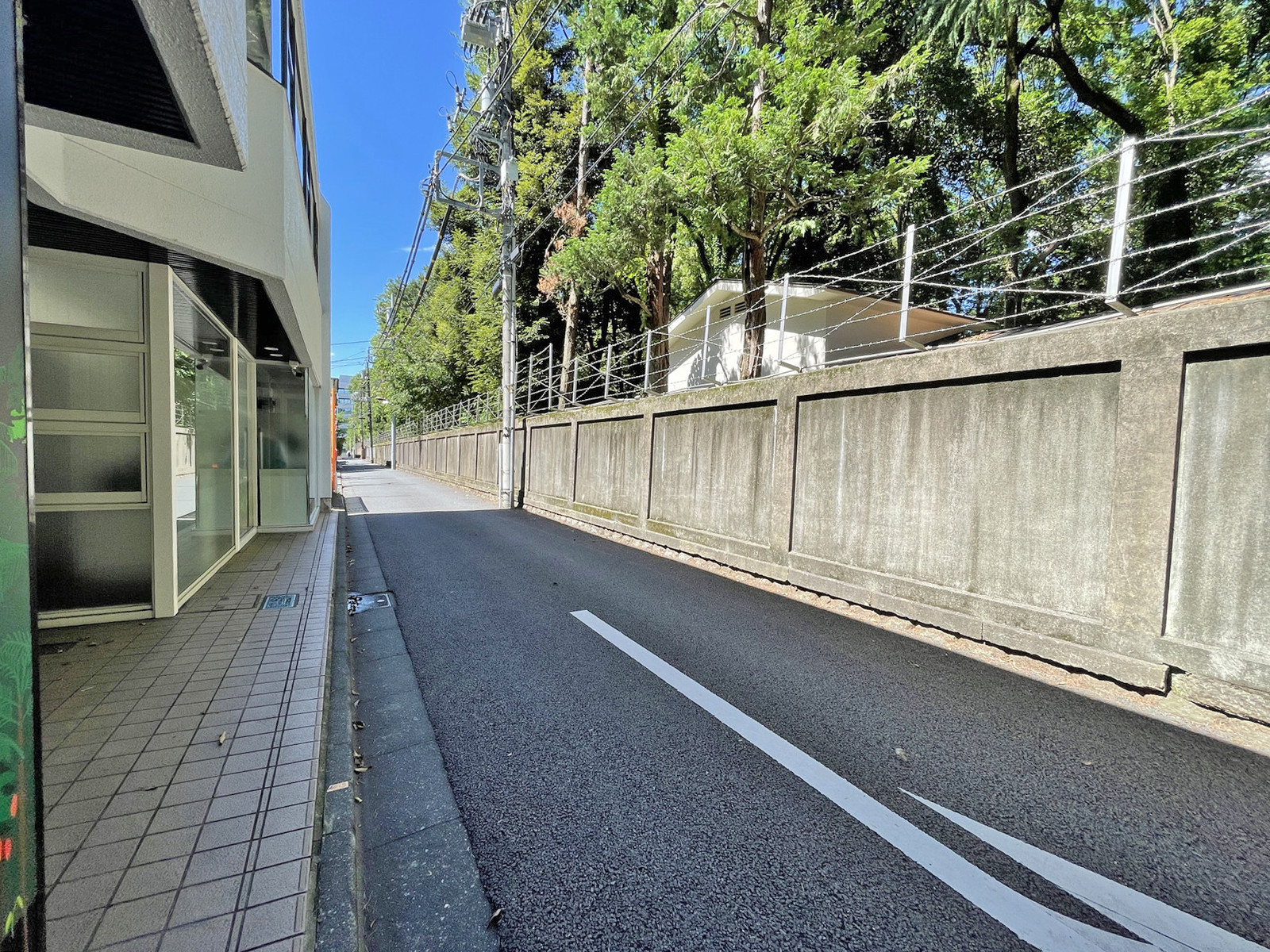 BRロジェ前面の通り