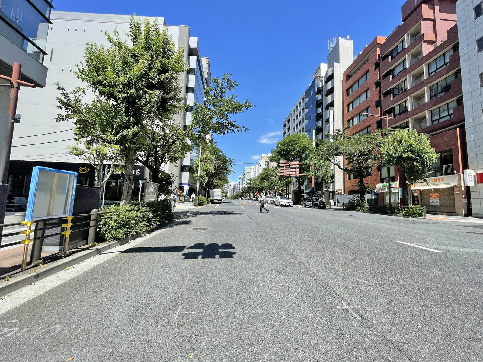 九段渋木ビル前面の通り
