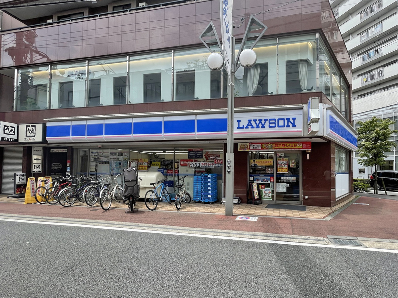 近くのローソン祖師ヶ谷大蔵駅南口店