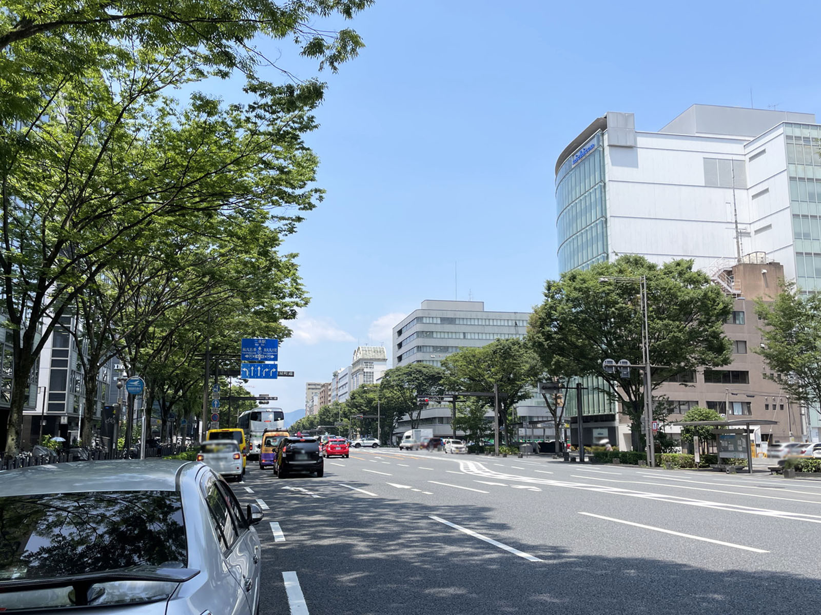 京ビル2号館前面の通り