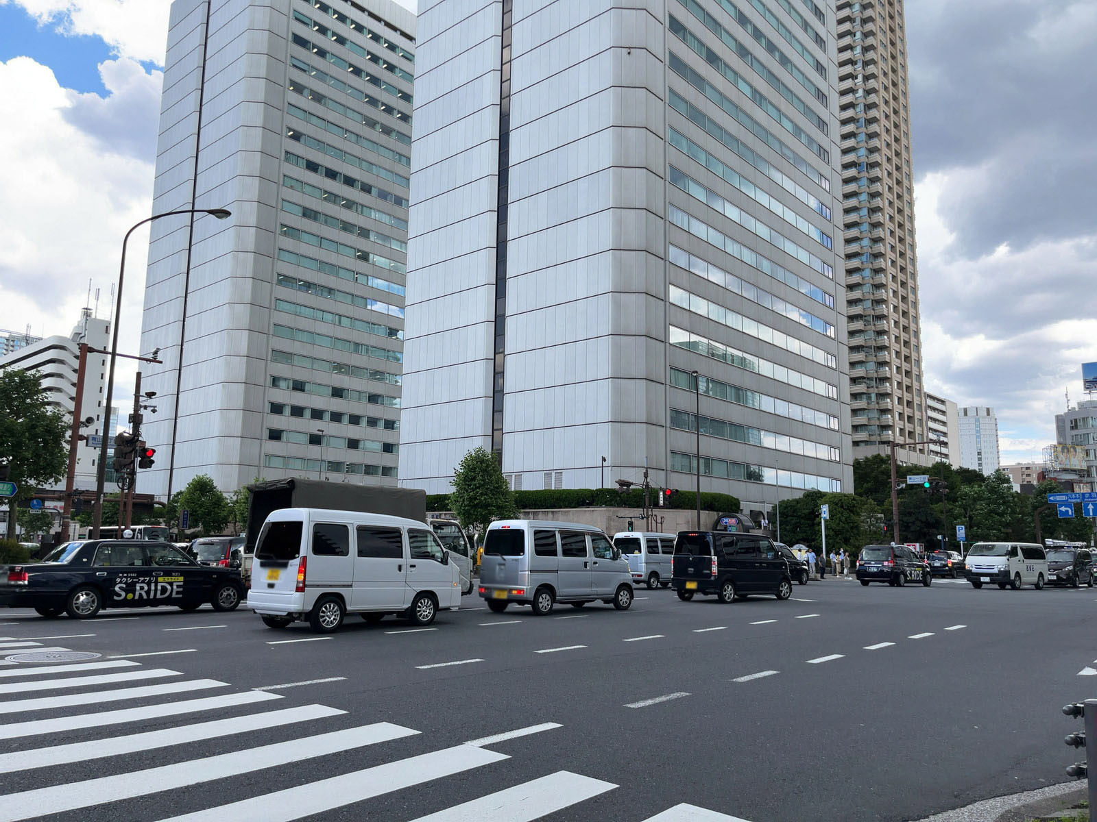 付近の青山通り