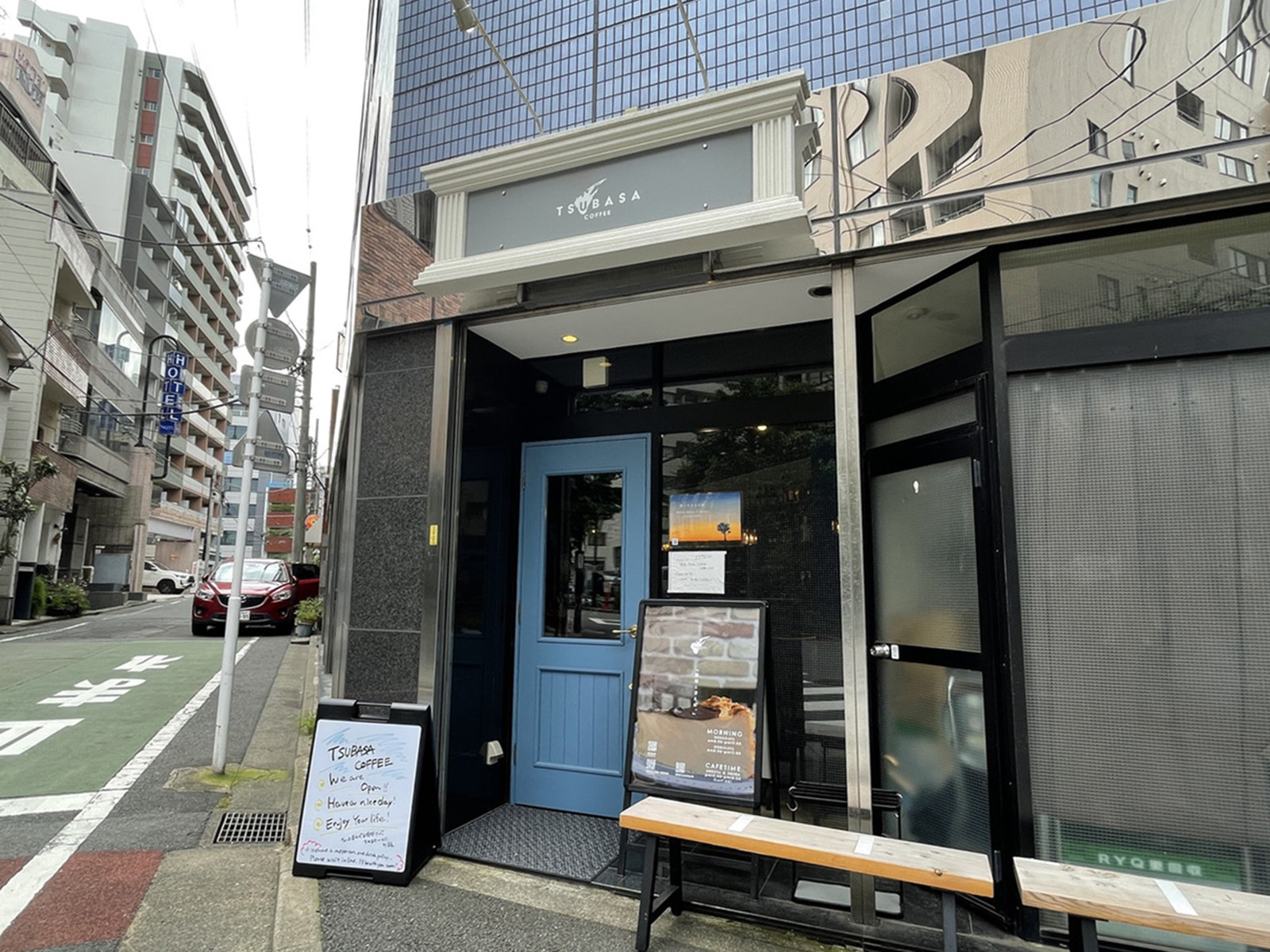 周辺には飲食店が点在