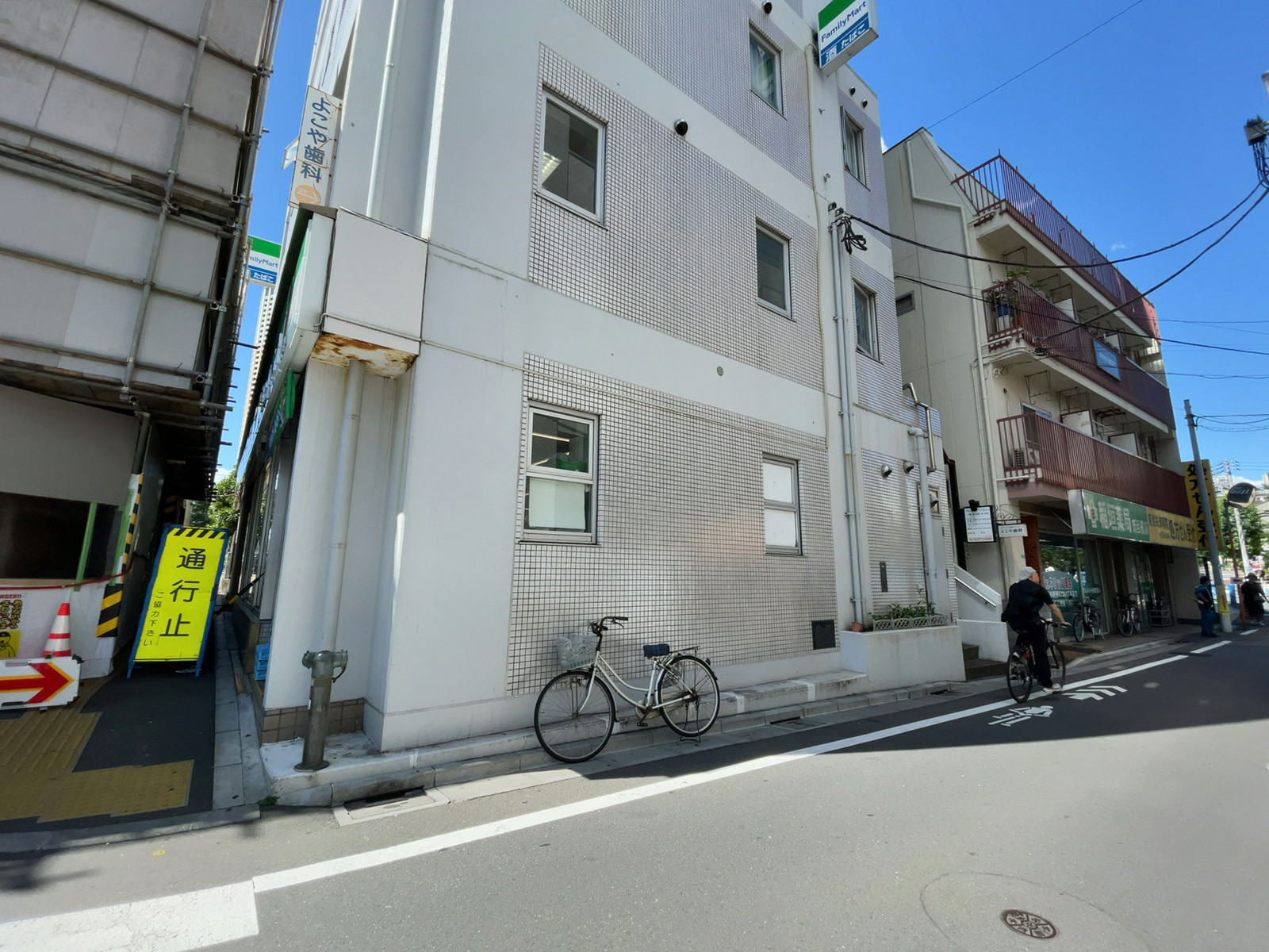 徒歩1分のファミリーマート 中目黒一丁目店