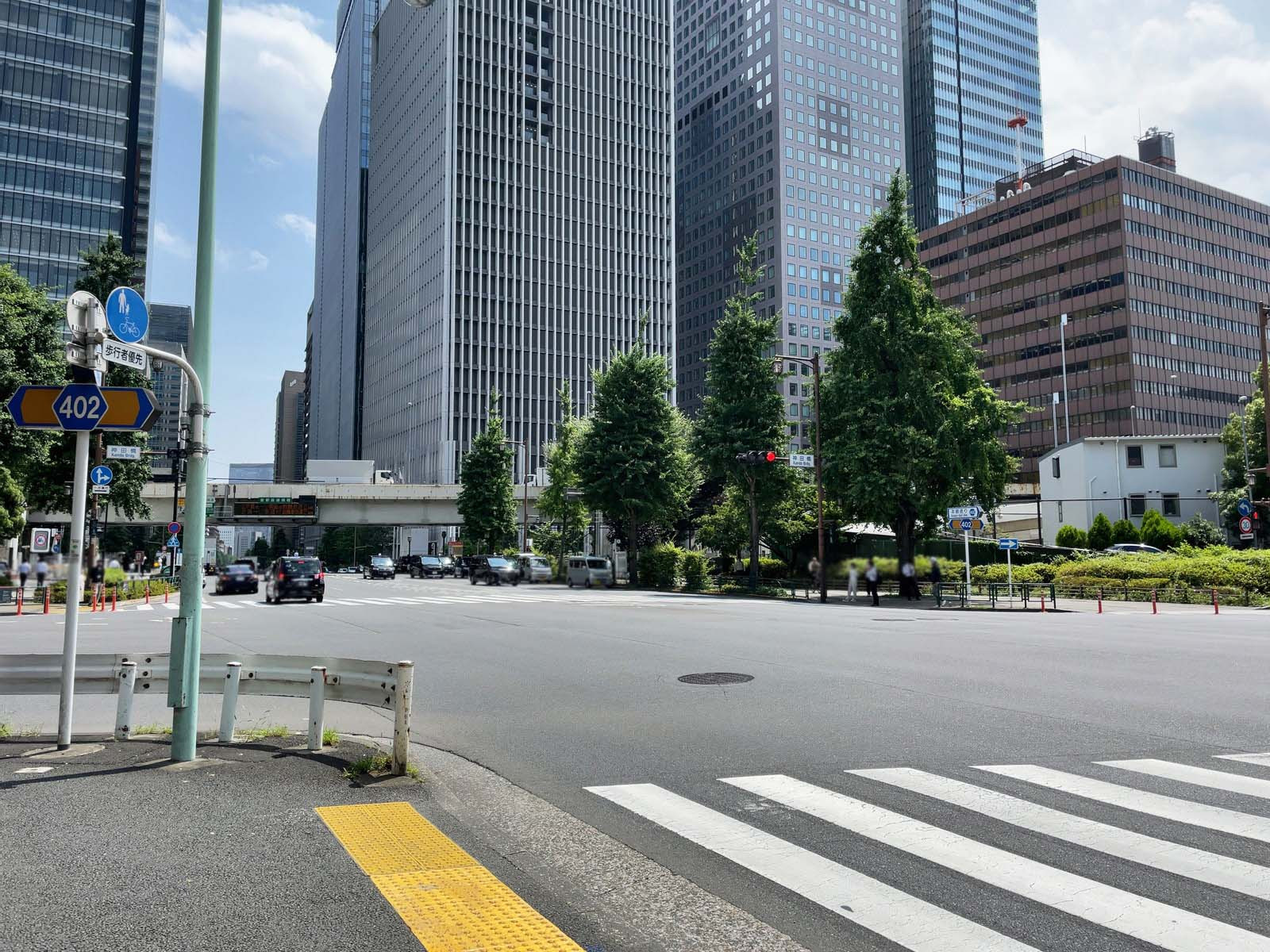 産広美工ビル前面の通り