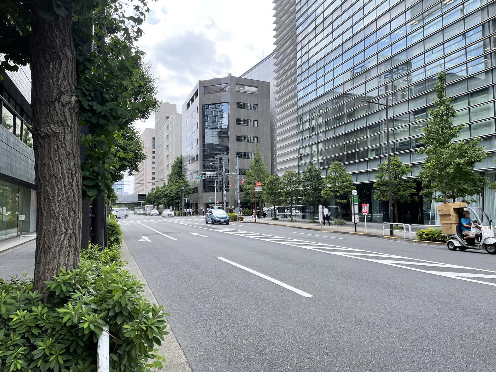 付近の千代田通り