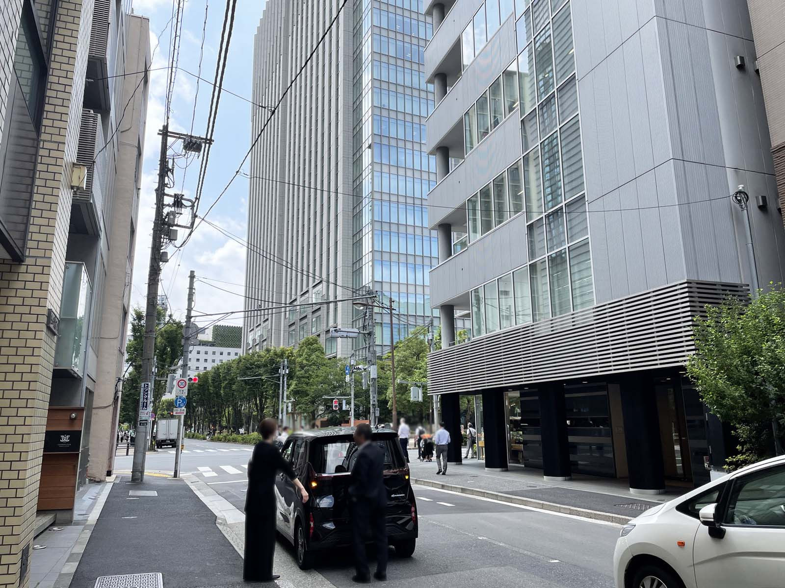EX神田錦町ビル前面の五十通り