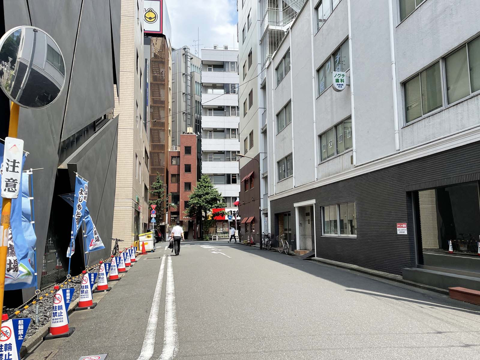 SH神田南神保町ビル前面の通り
