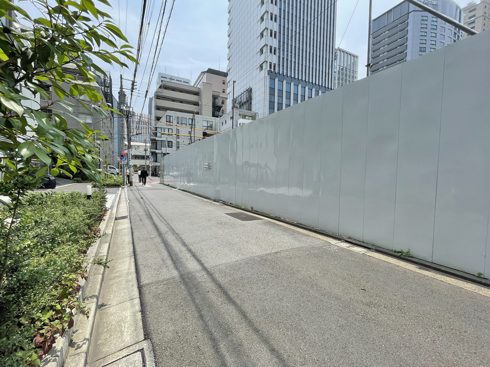 HSビル前面の通り