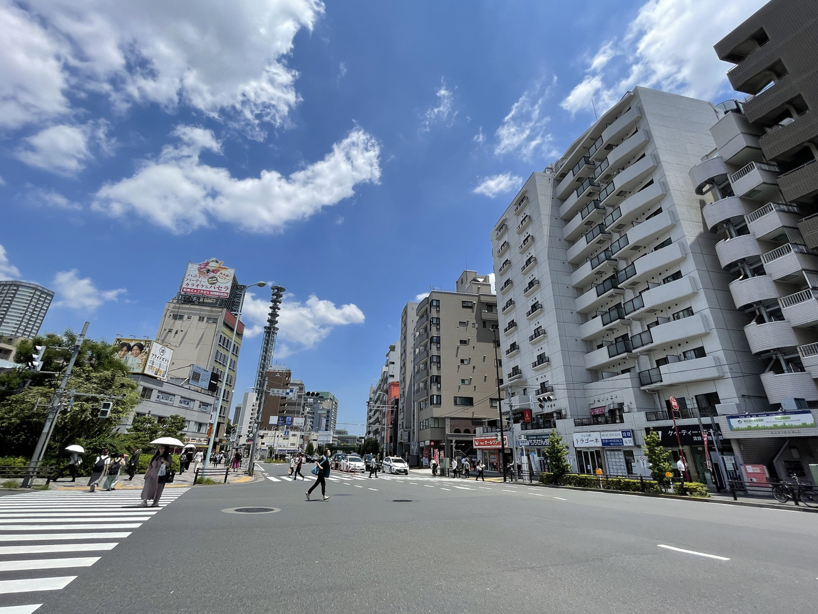 四谷曙橋ビル前面の通り