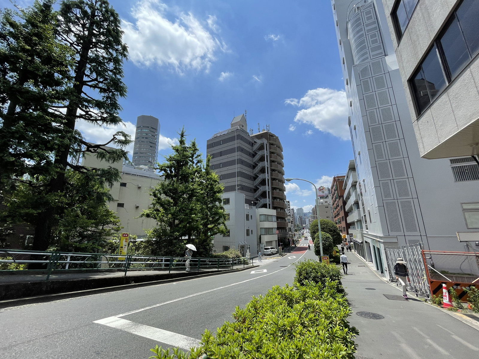 アーバンハイツ前面の通り