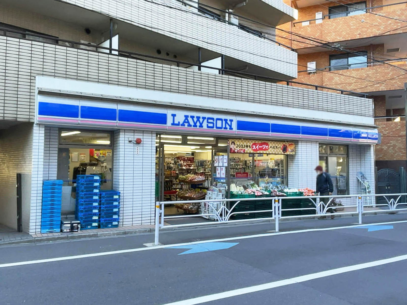 徒歩3分のローソン 千駄ヶ谷一丁目店