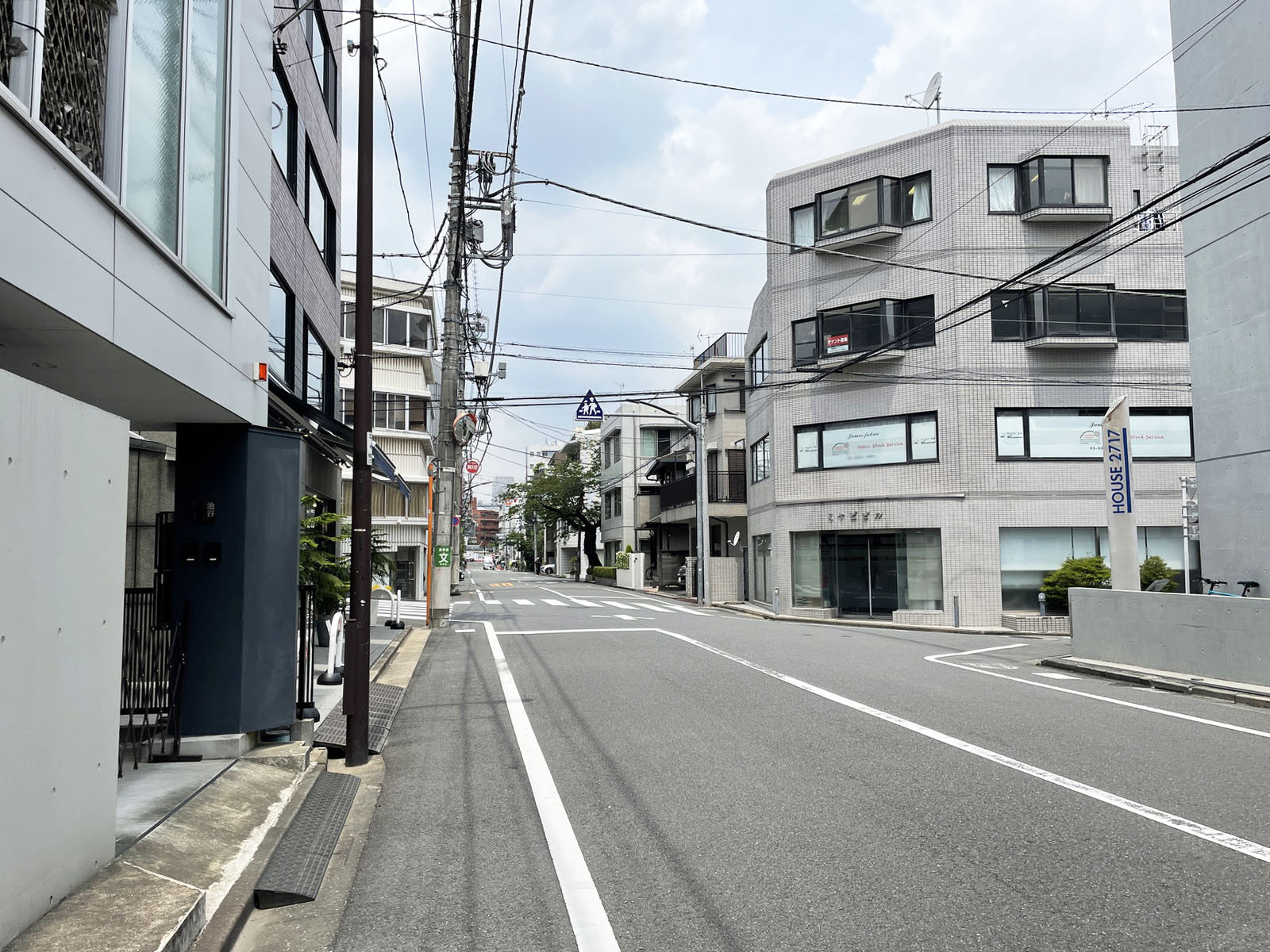 HOUSE2717前面の通り