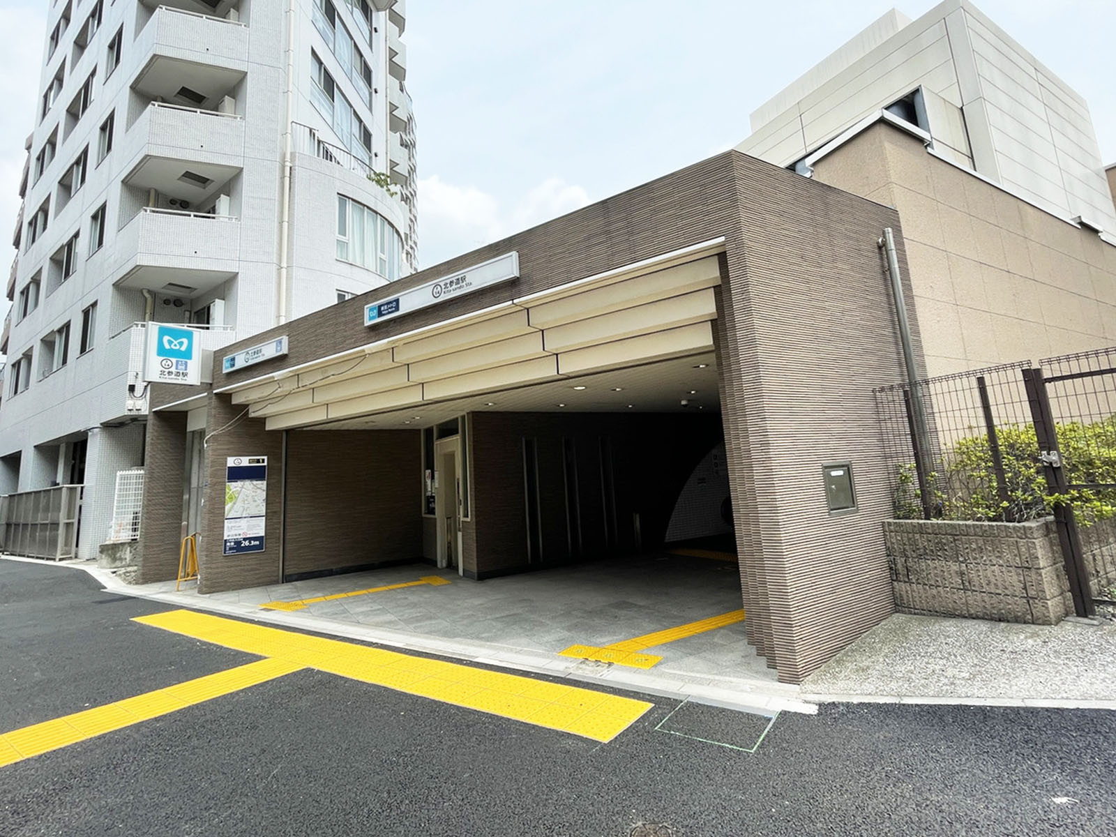 最寄りの「北参道駅」