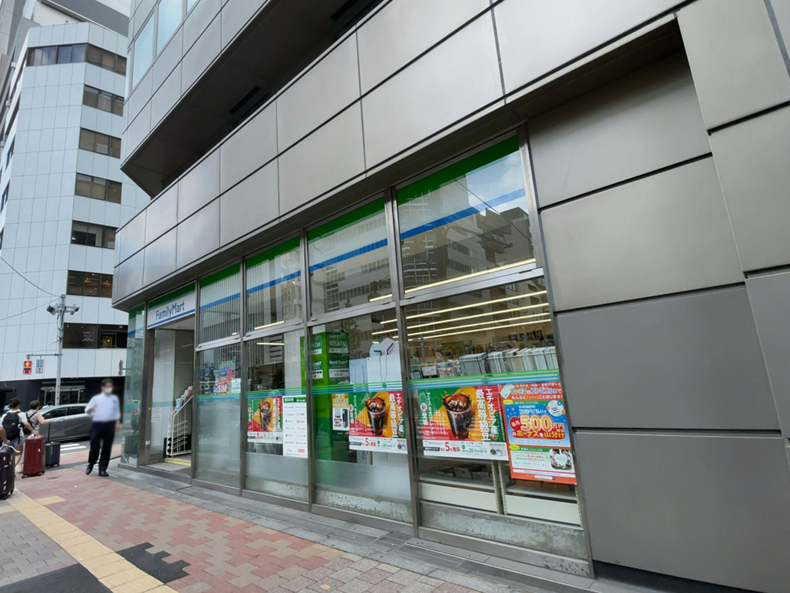 徒歩1分のファミリーマート銀座松屋通り店