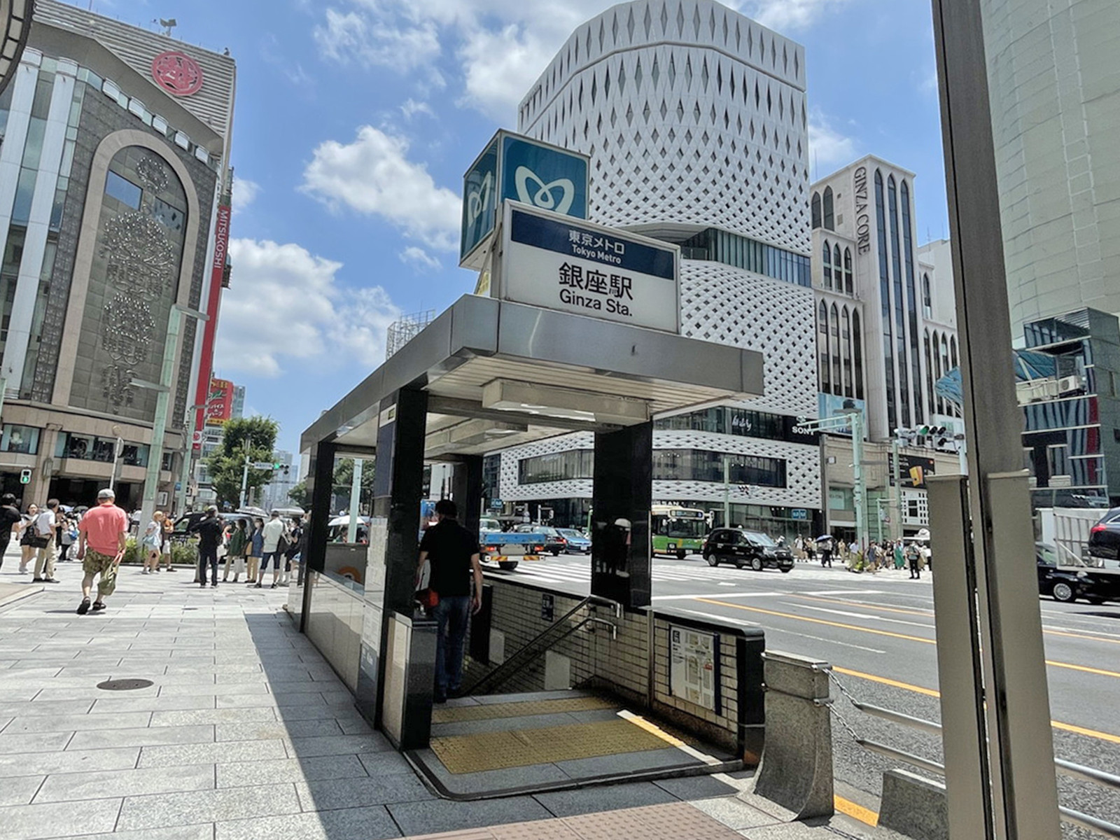最寄りの「銀座駅」