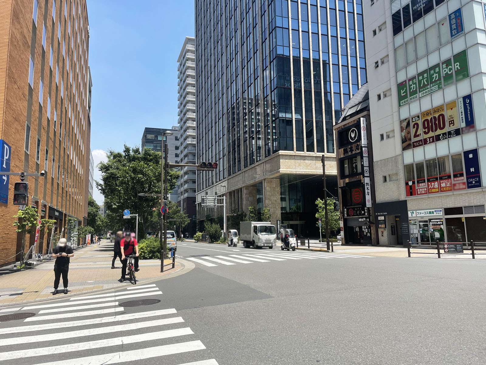 ヒューリック秋葉原タワービルディング前面の通り