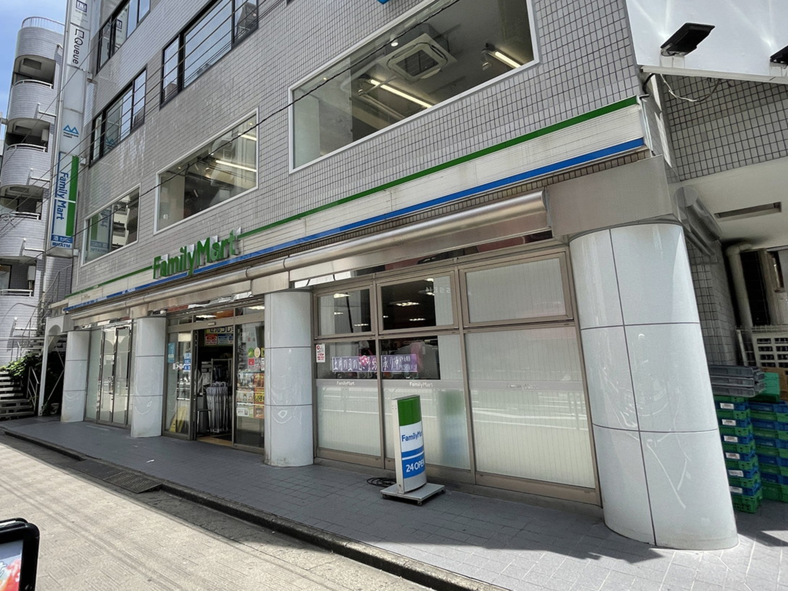 徒歩1分のファミリーマート渋谷キャットストリート店