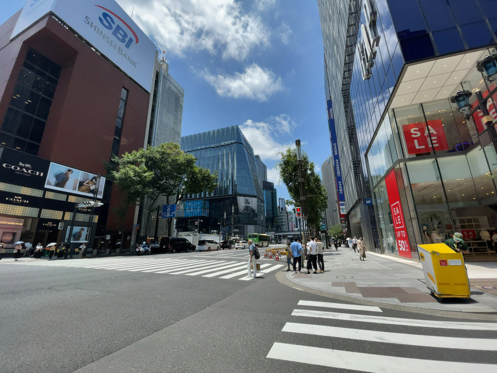 近くの晴海通り