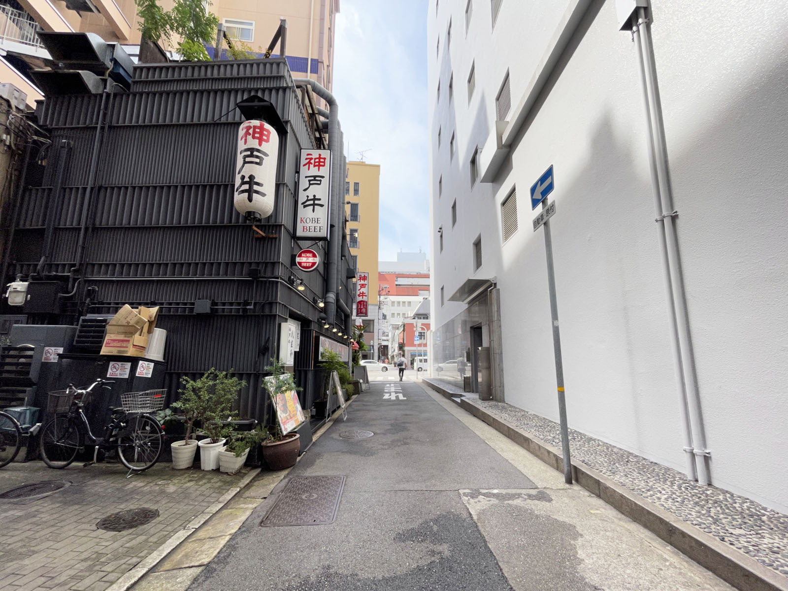 ラム三宮ビル前面の通り