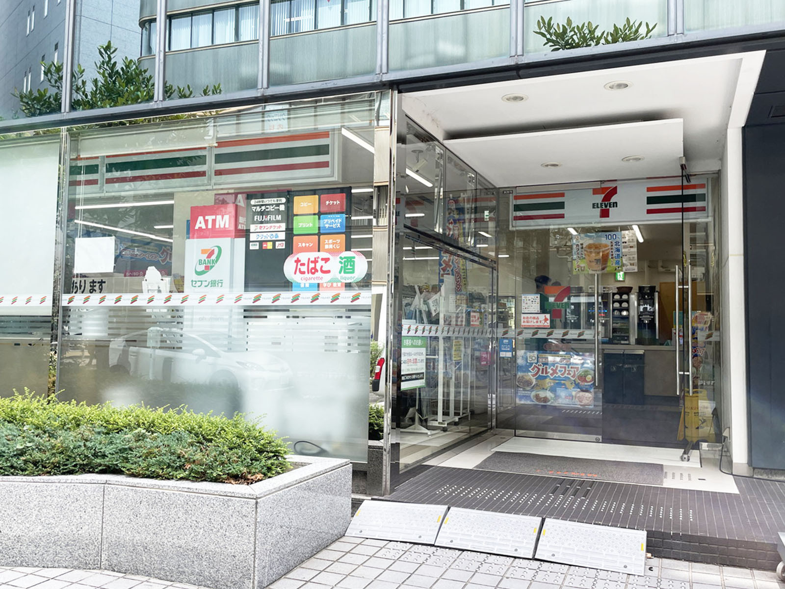 徒歩2分のセブンイレブン 神戸江戸町店