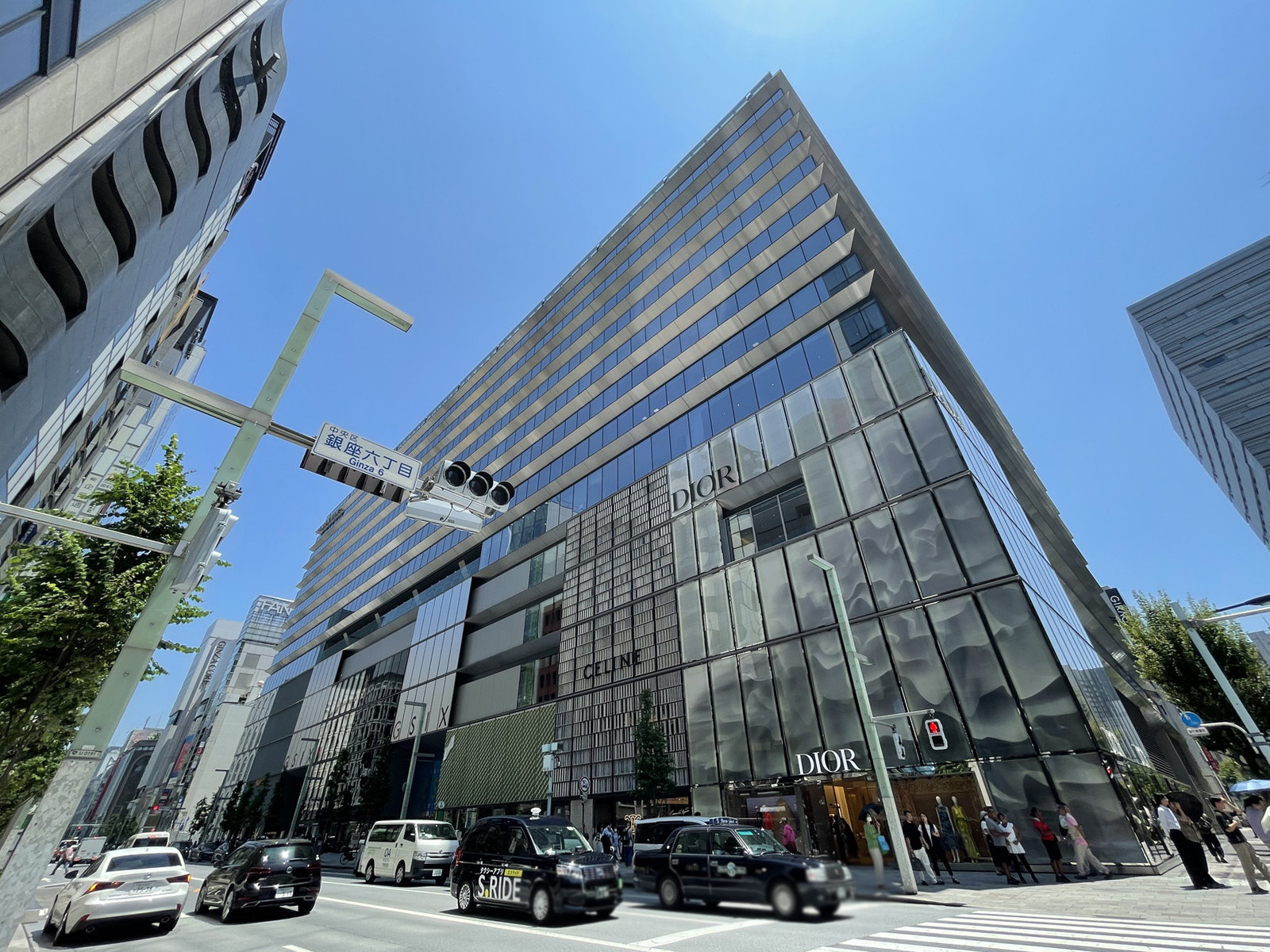 付近のGINZA SIX