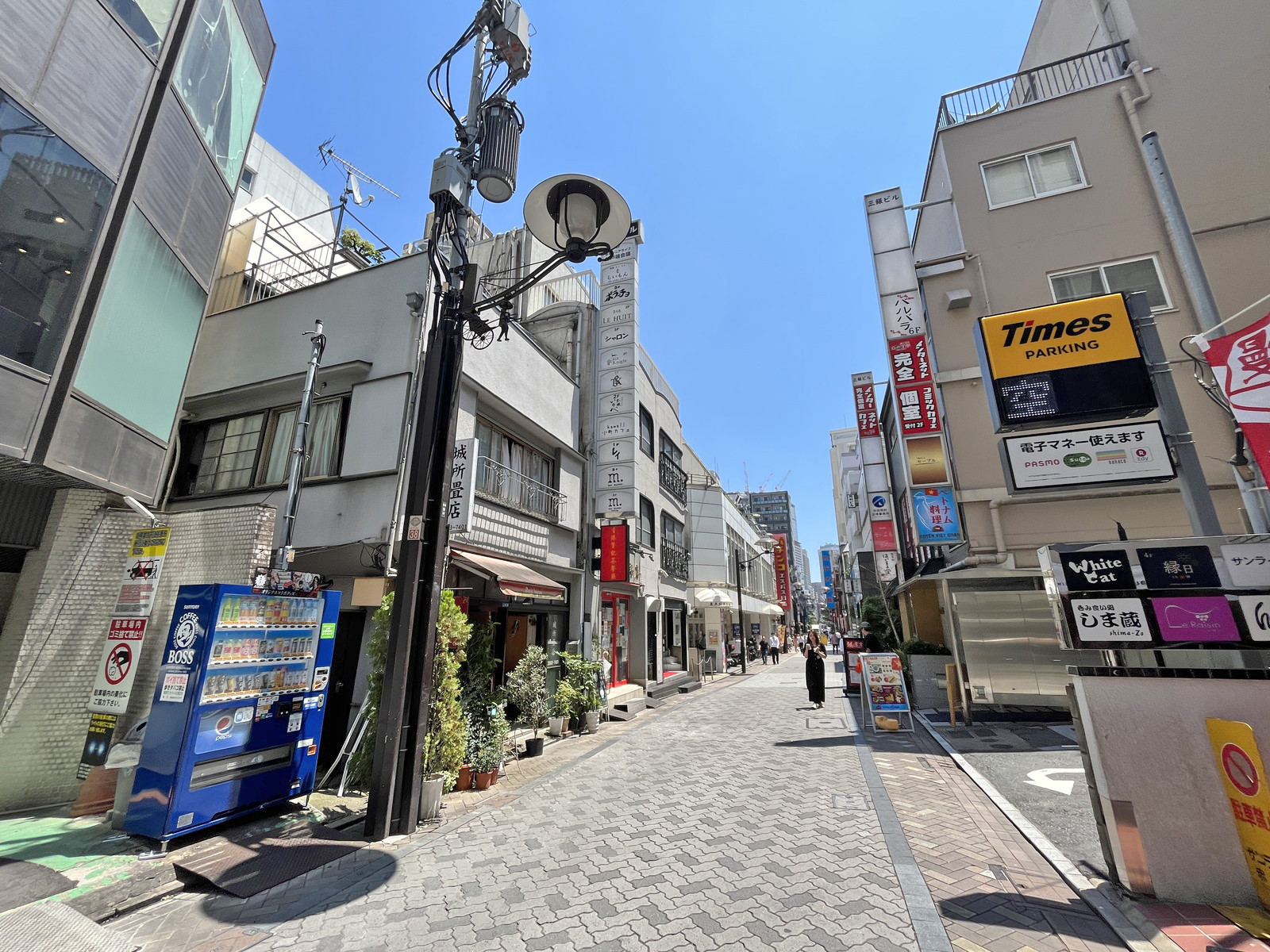 新日本ビルディング赤坂前面通り