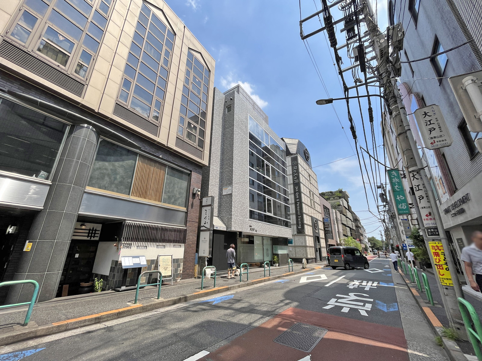 SAT・1ビル前面通り