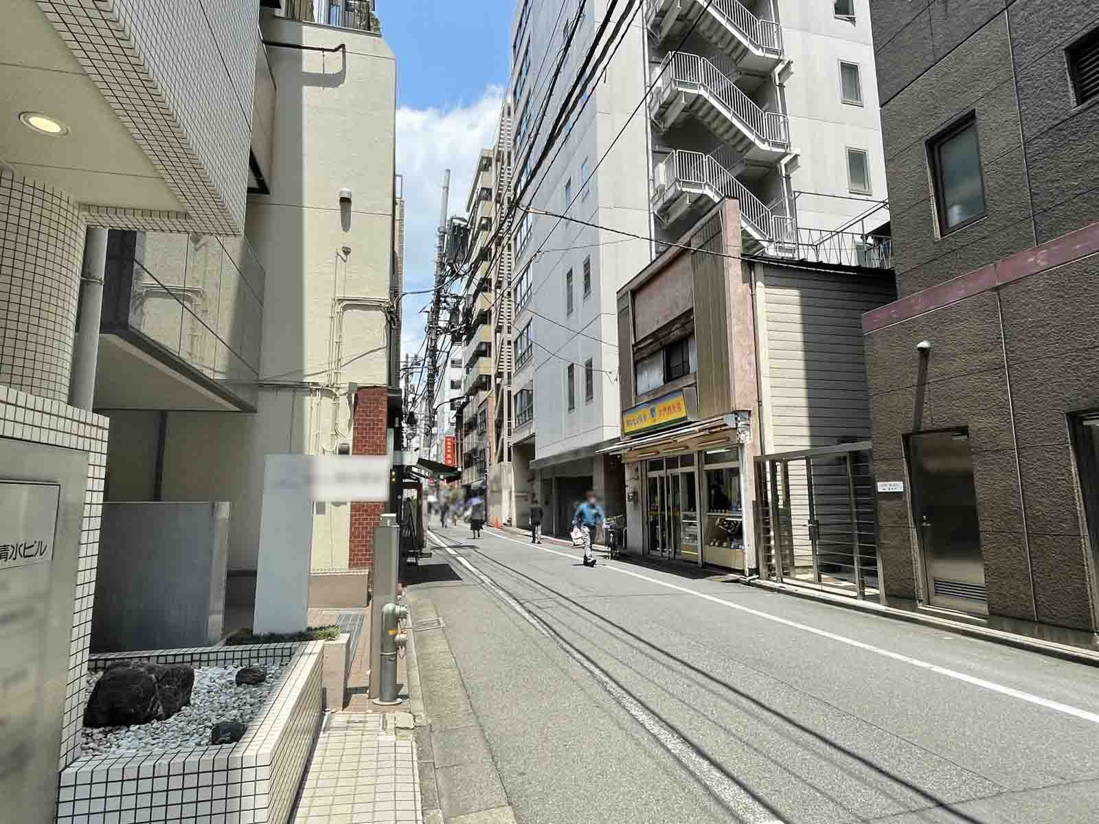 芝清水ビル前面の通り