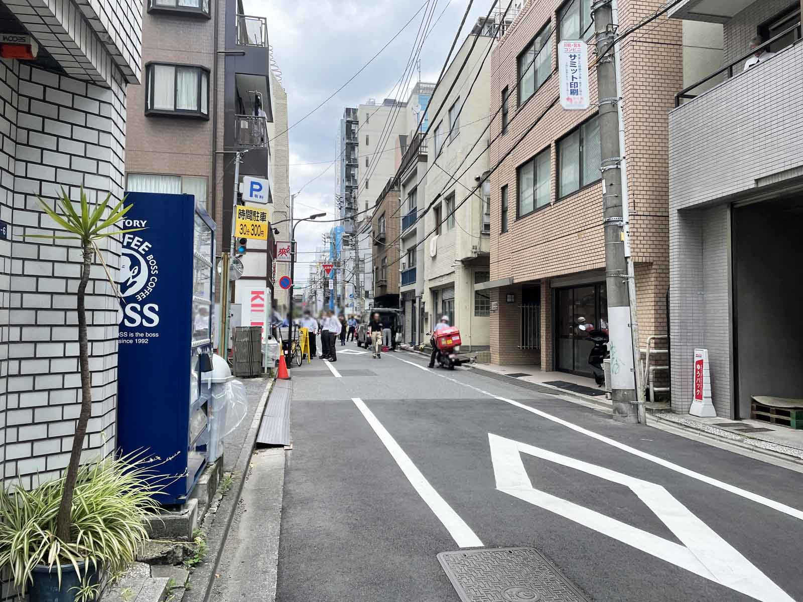 Y.Sビル前面の通り