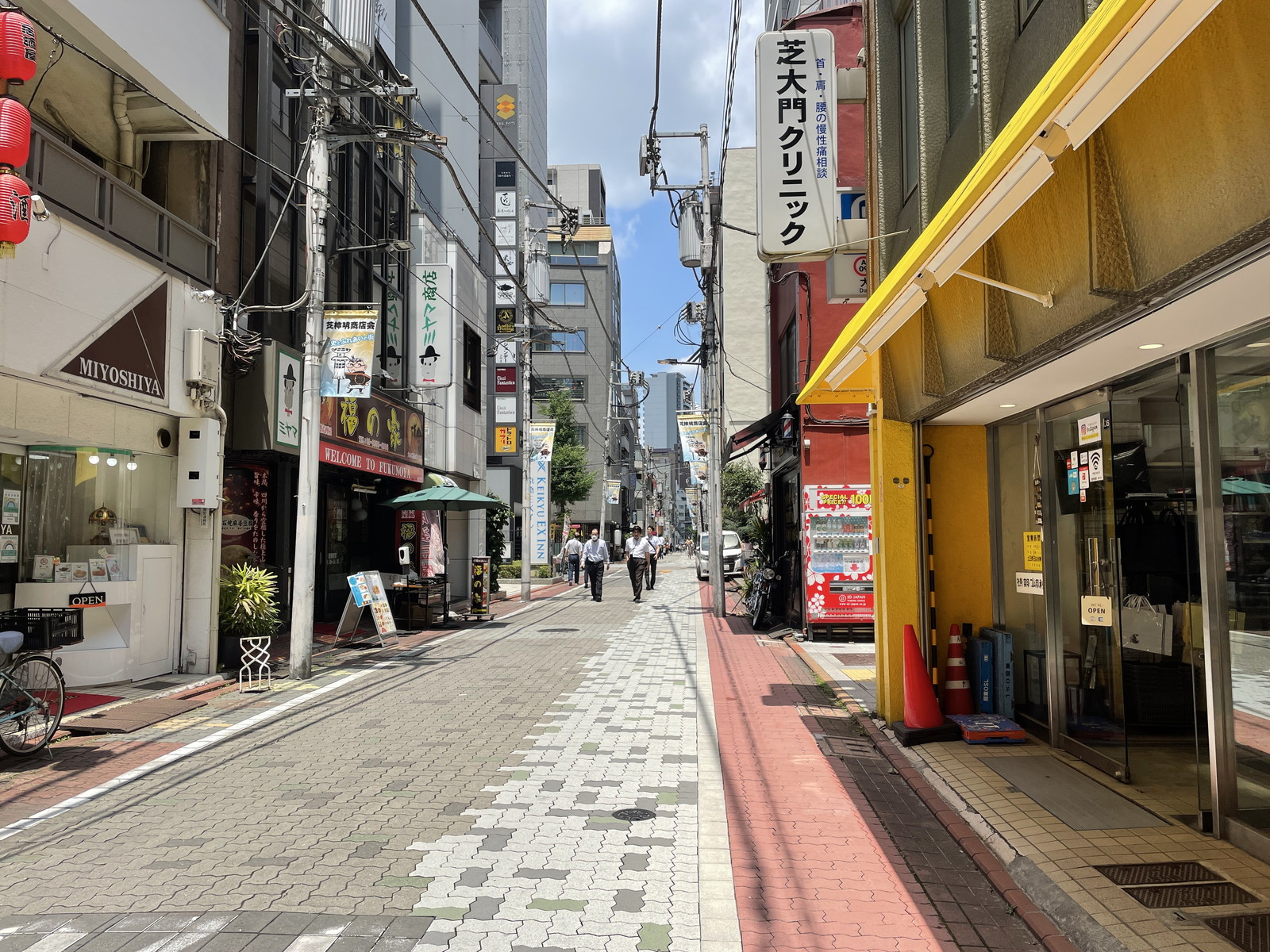 ハイトップ芝大門ビル前面の通り