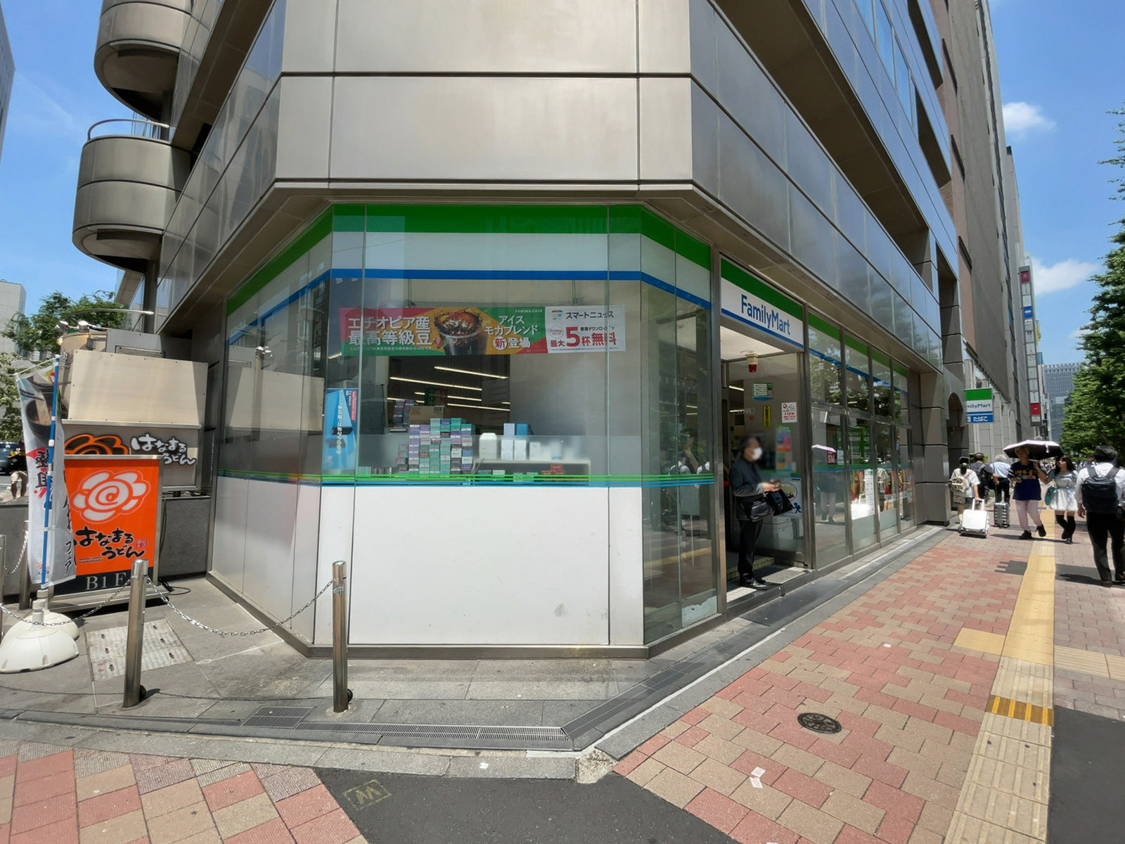 近くのファミリーマート 銀座松屋通り店