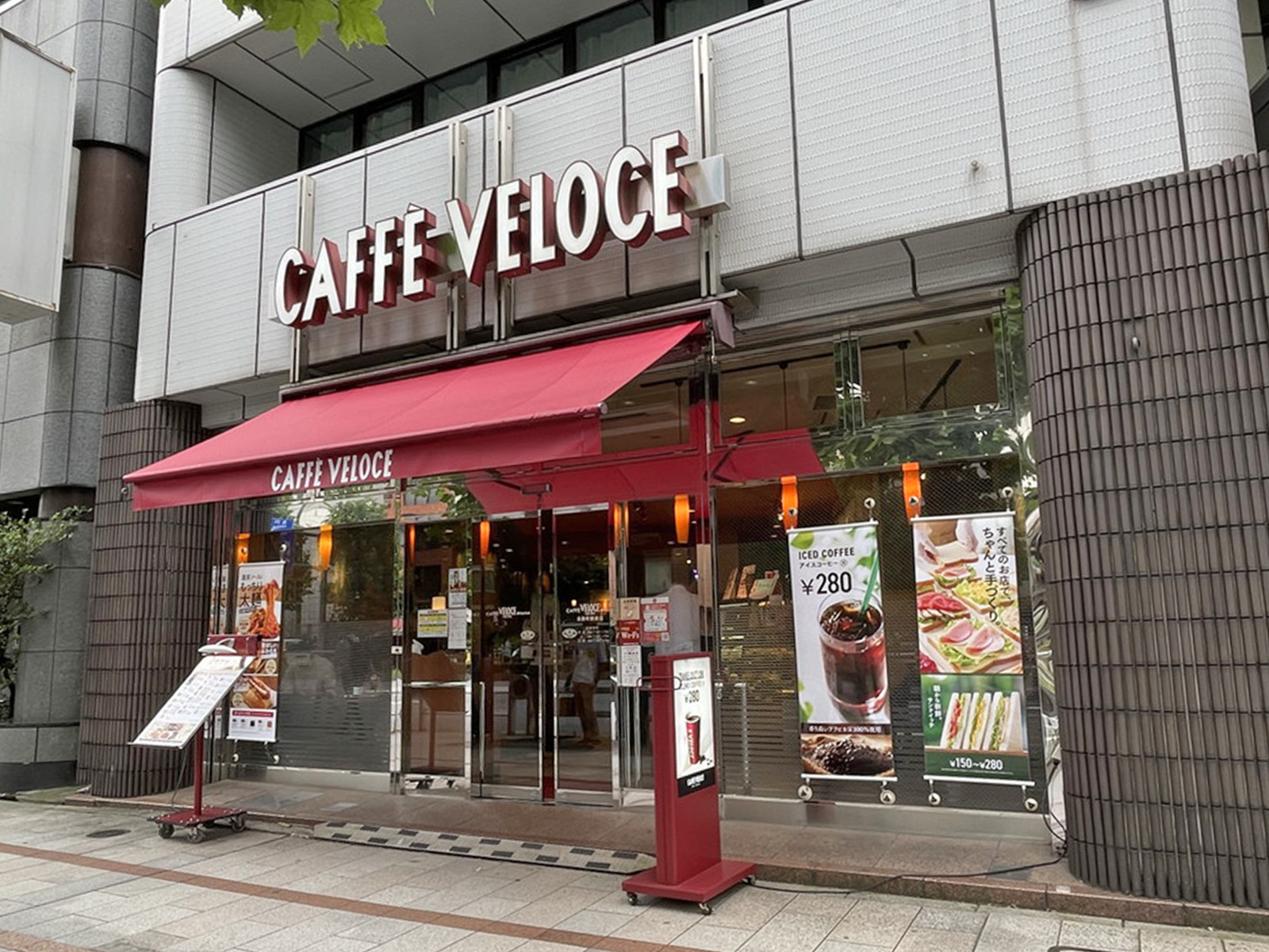 徒歩1分のカフェ・ベローチェ淡路町駅前店