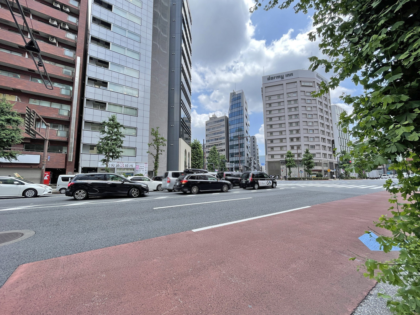 KSビル前面の通り
