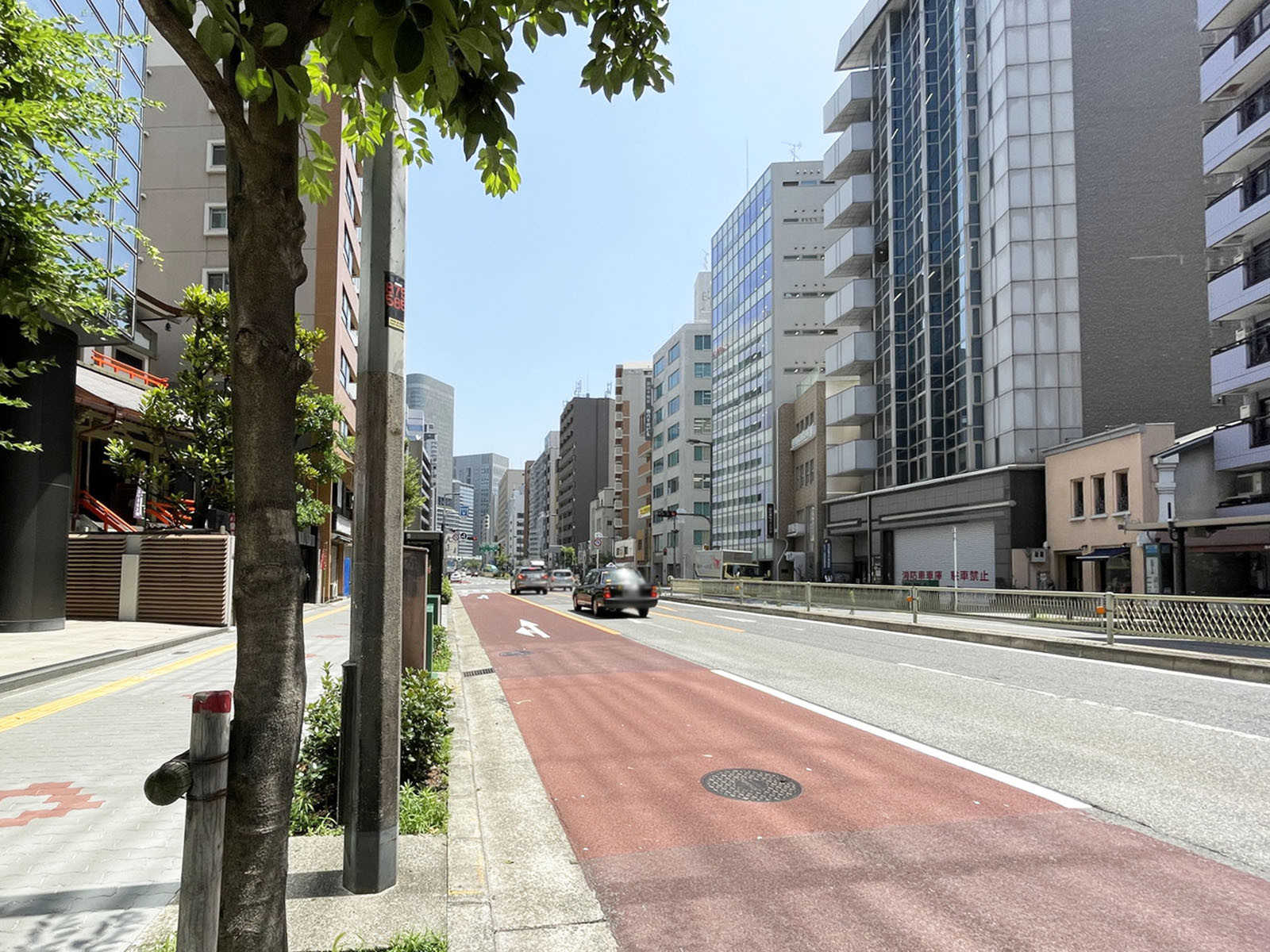 KDX土佐堀ビル前面の通り