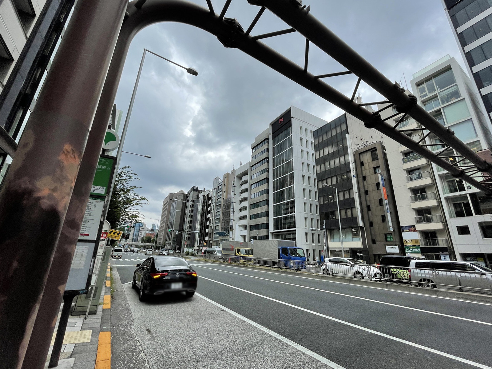 CIRCLES渋谷前面の青山通り