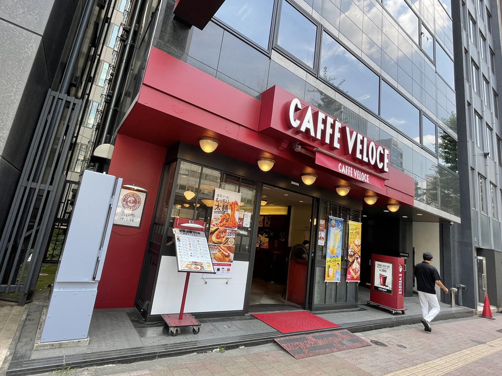 徒歩3分のカフェ・ベローチェ銀座1丁目店