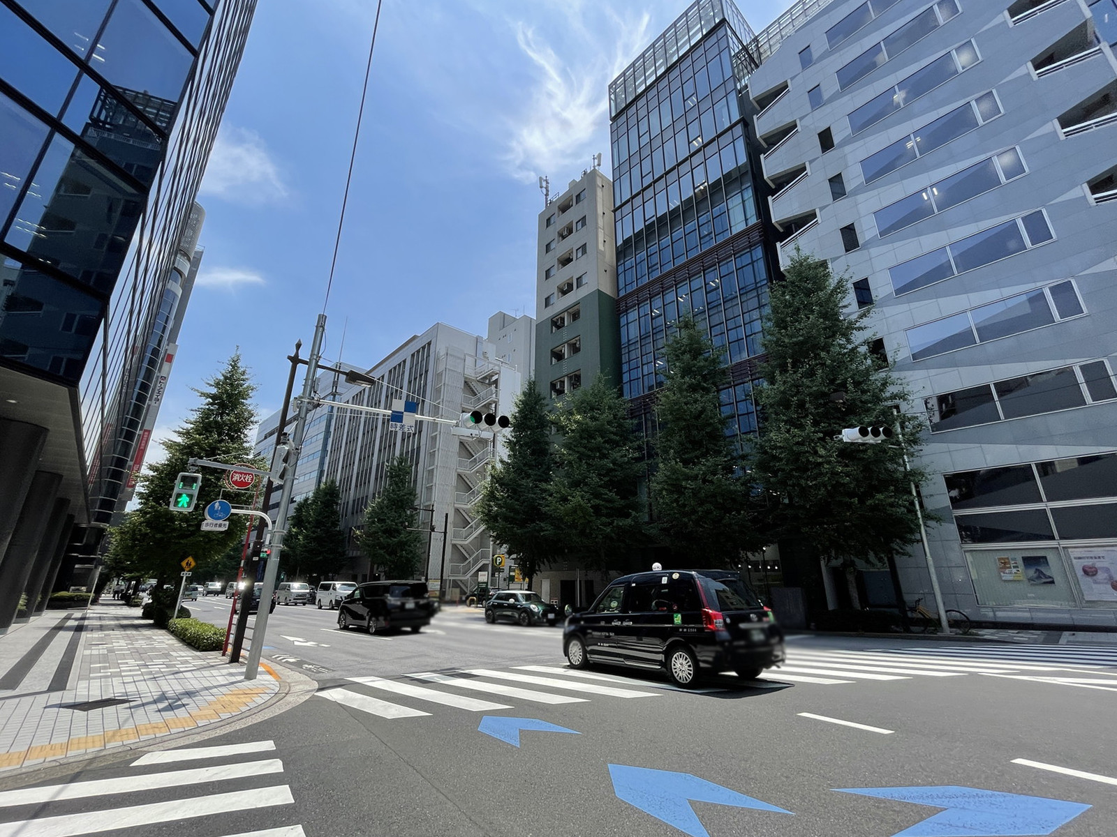 宝町TATSUMIビル前面の通り